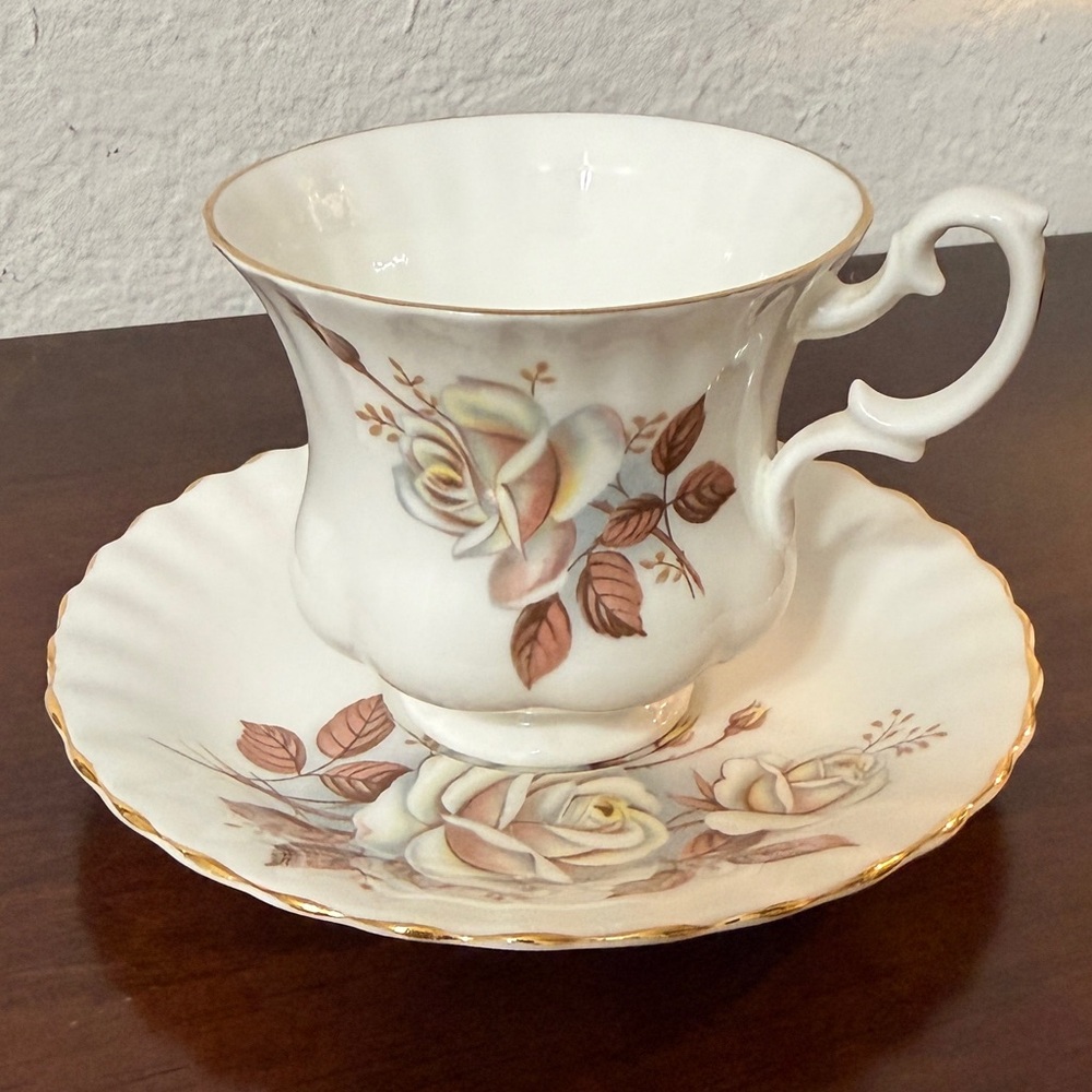 Vintage Richmond Bone China Teacup & Saucer Retro 1970’s White Rose Brown Leaf.